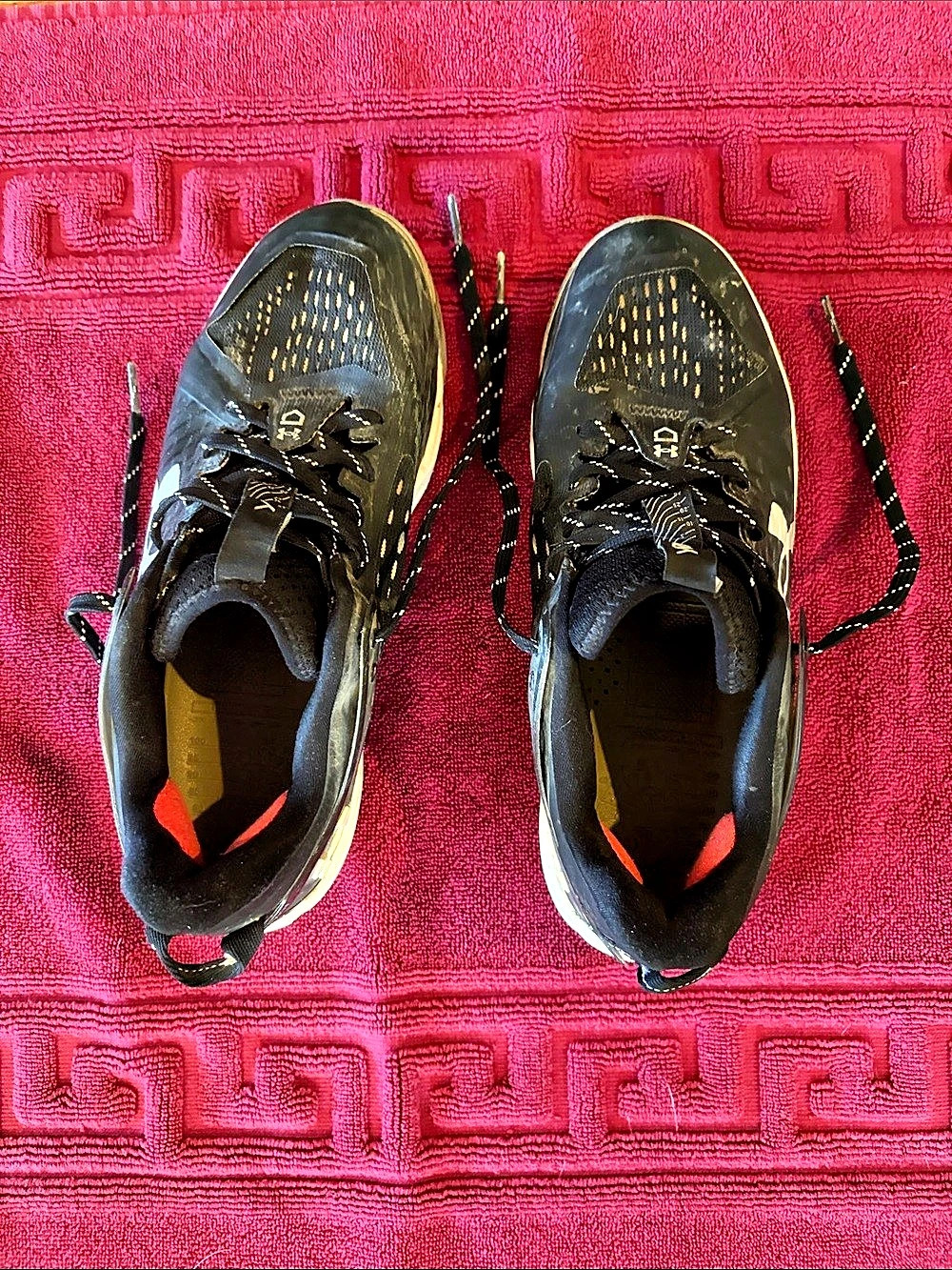 Under Armour Yard Low MT TPU Baseball Cleats Men’s US 7.5 Black & White